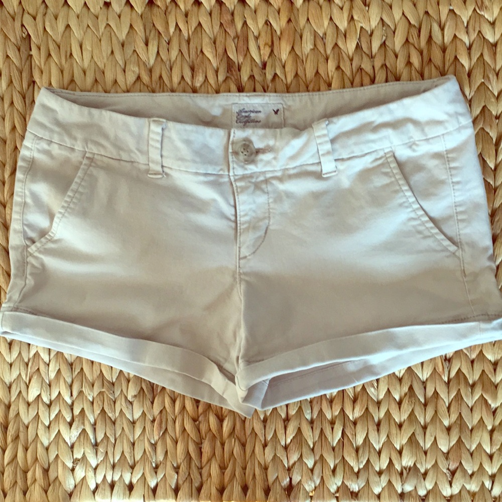 American Eagle: Khaki Shorts
